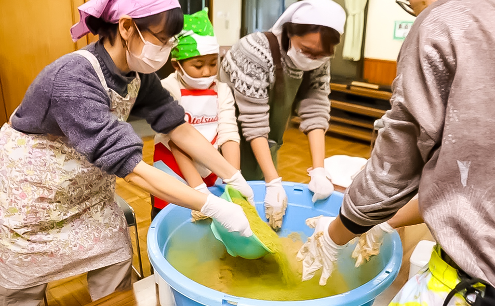 味噌づくりの様子